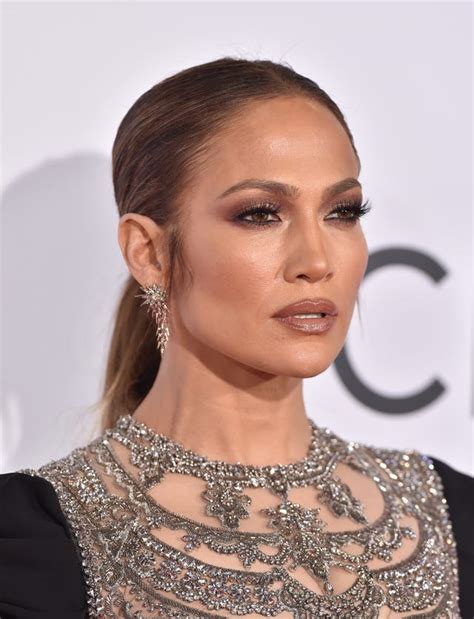jennifer lopez bun|Jennifer Lopez’s hairstylist demonstrates his sleek updo trick.
